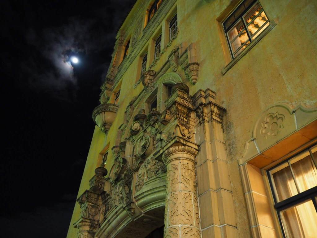 Swayings, Insanities, and Norman Rockwell’s Self Portrait/ 揺れと狂気とノーマンロックウェルの自画像